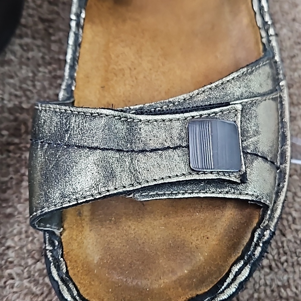 NAOT Papaya Sandals Metal Leather Metallic Colored Sz 37 (6) Women's - Picture 7 of 7